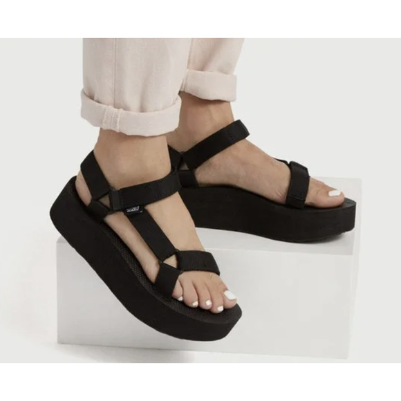 Teva | Shoes | Teva Womens Flatform Universal Platform Sandals In Black Sz  7 | Poshmark